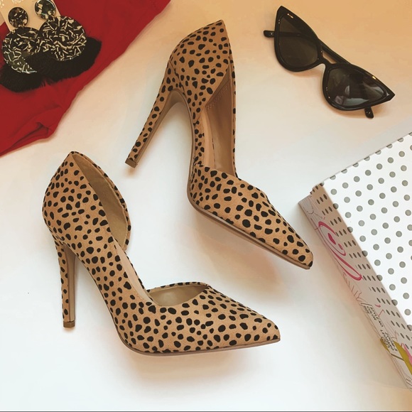 Delicious Shoes - LAST PAIR! leopard cheetah pointy toe pumps